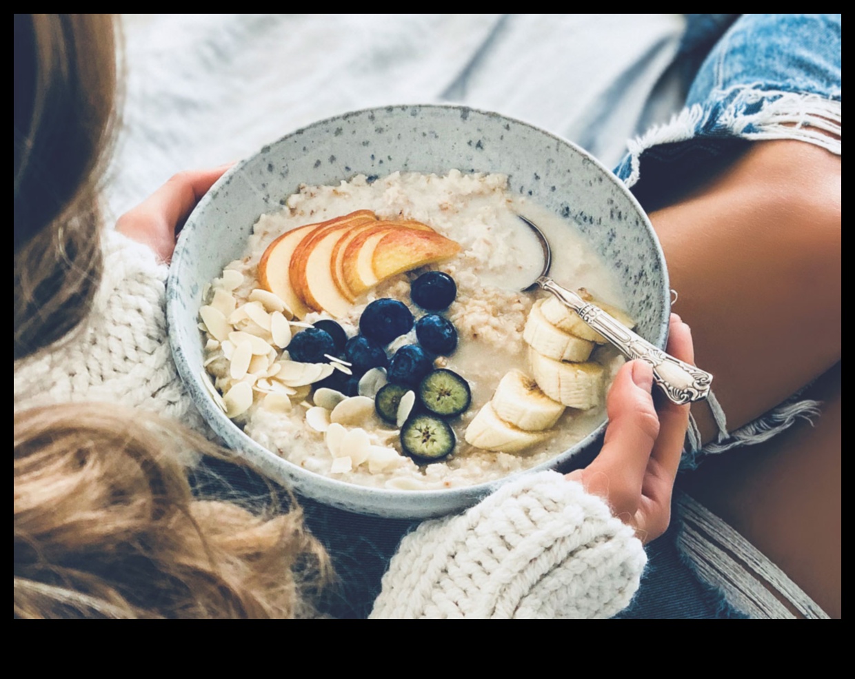 Brokastis vai vakariņas: kad vajadzētu ieturēt lielāko maltīti?