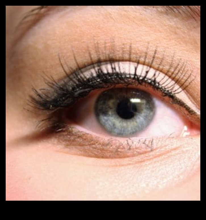 Skropstu tuša un mākslīgās skropstas Rokasgrāmata viltojumu papildināšanai, lai iegūtu papildu efektu 2 Skropstu tuša un mākslīgās skropstas: kā papildināt viltus, lai iegūtu papildu efektu