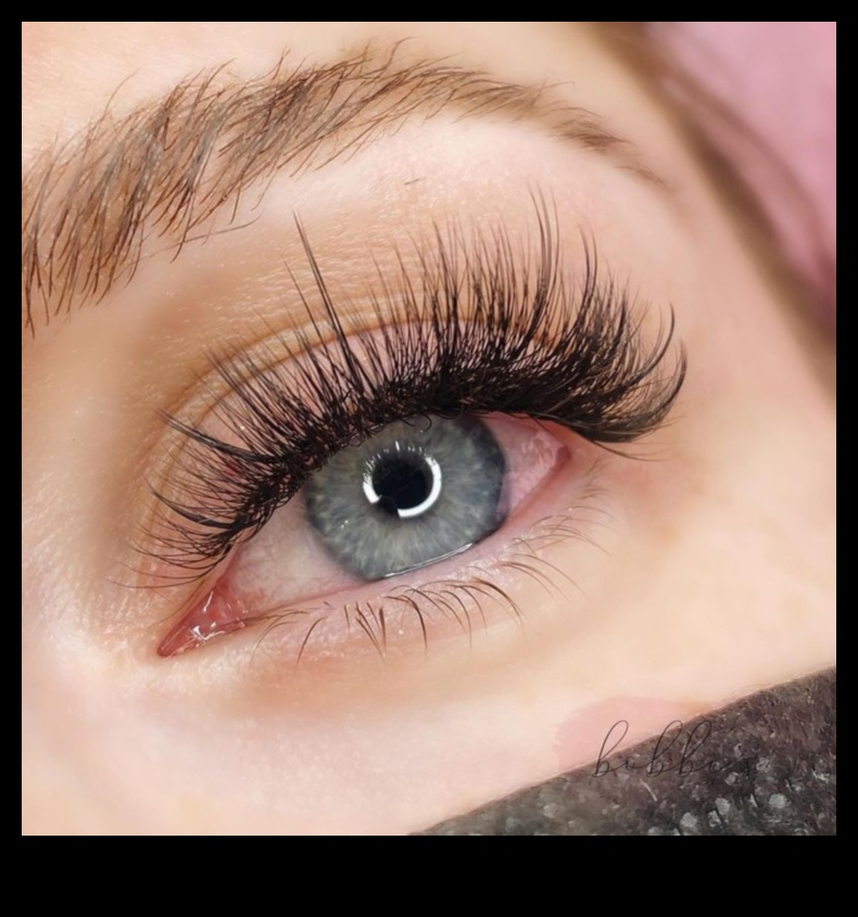 Skropstu tuša un mākslīgās skropstas Rokasgrāmata viltojumu papildināšanai, lai iegūtu papildu efektu 3 Skropstu tuša un mākslīgās skropstas: kā papildināt viltus, lai iegūtu papildu efektu